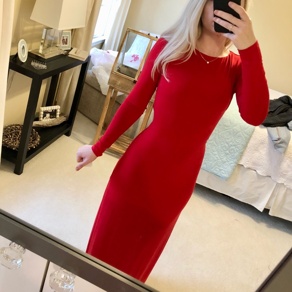 Guess Floor length, open back red formal gown